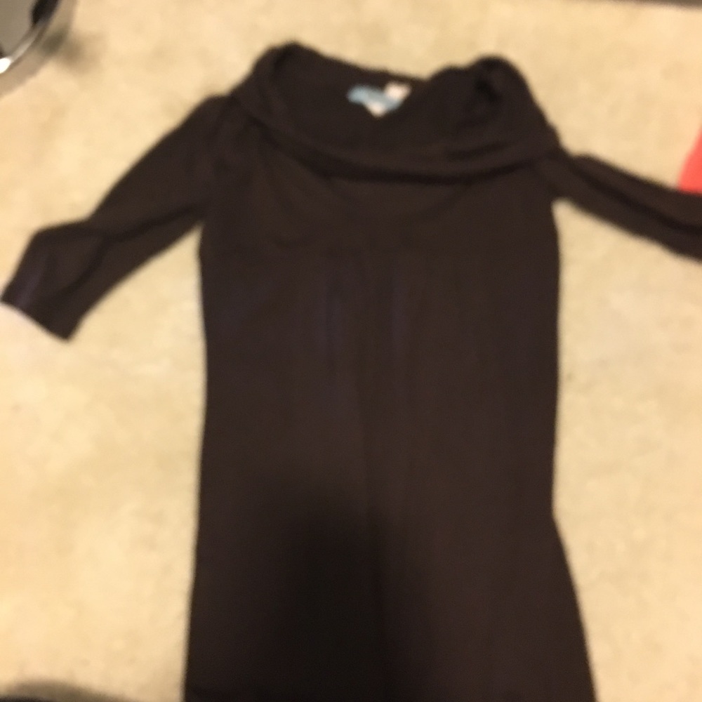 Dresses - Picture 2 of 3